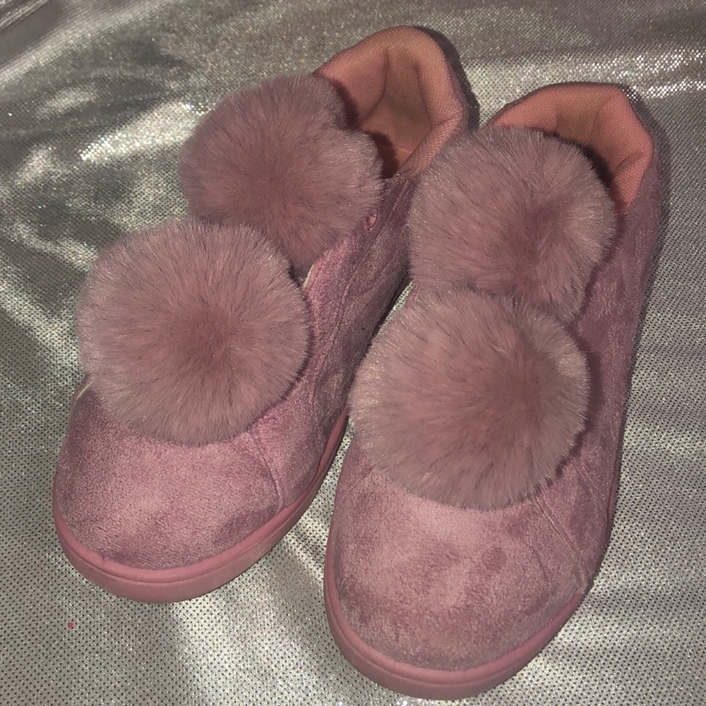 Shoes/ pom pom Sneakers Color pink size 7